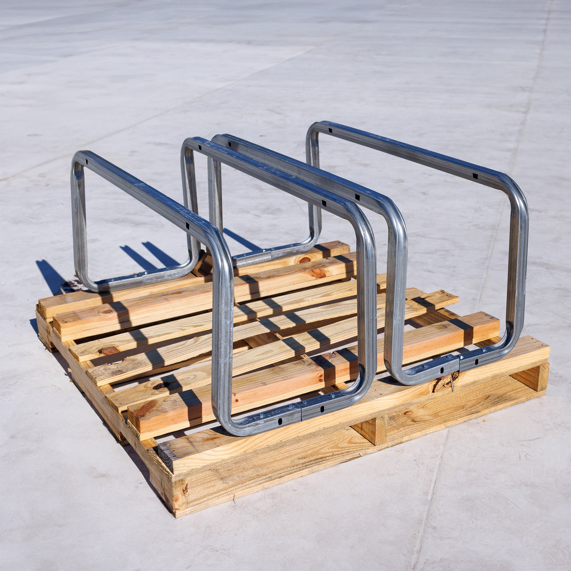 Tie-Down-70782-Stack-Pallet-Kit---11-Yellow-7.5-ft.-Guardrails-&-12-Socket-Bases