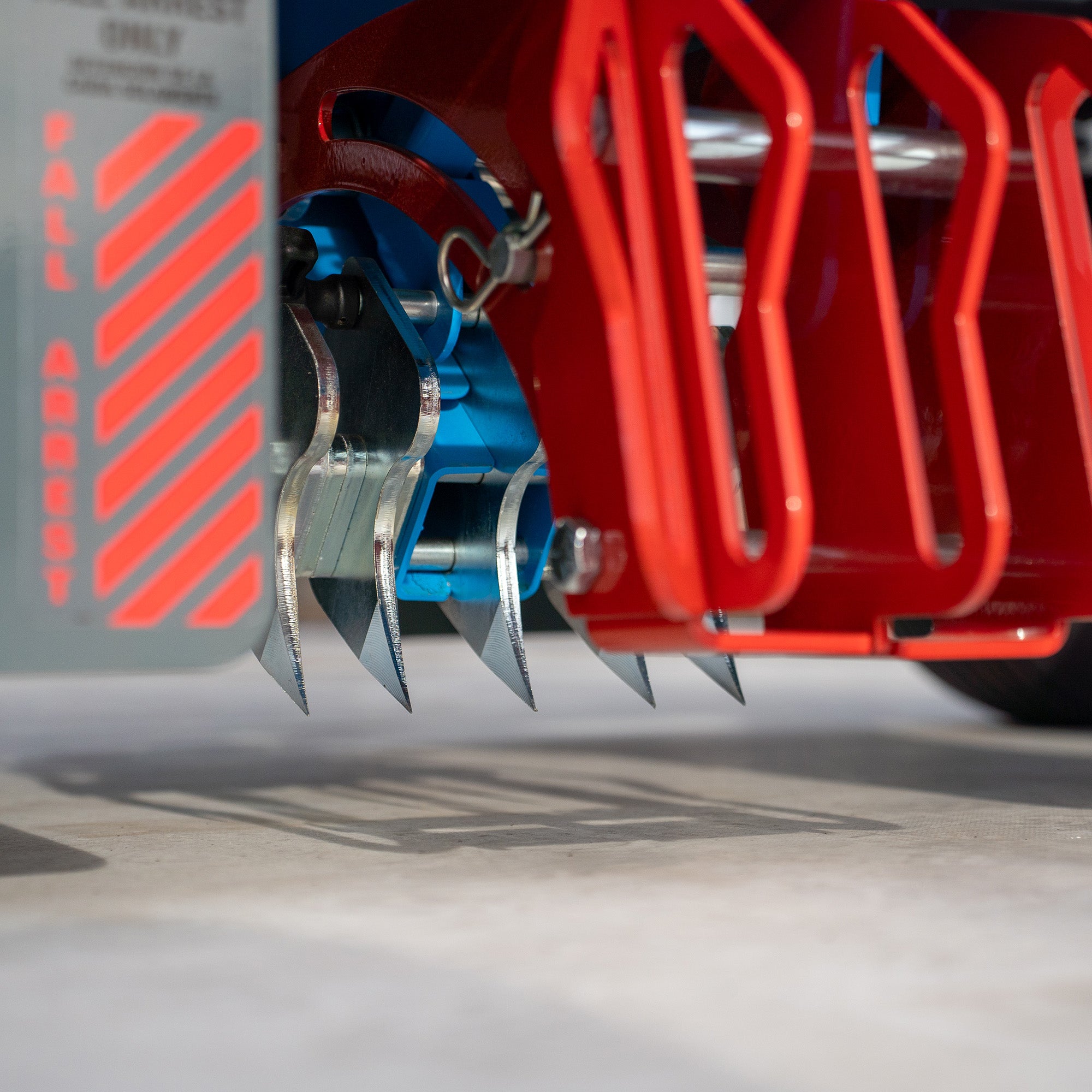 Tie-Down-72833-PX5-Sentinel-Penetrating-Mobile-Fall-Protection-System-Supports-7-Workers