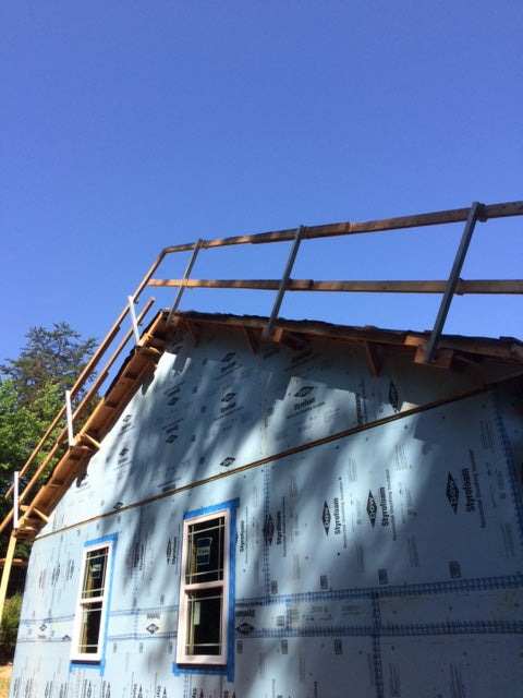 Wall-Walker-gable-guardrail-post-installed-at-a-gable-end