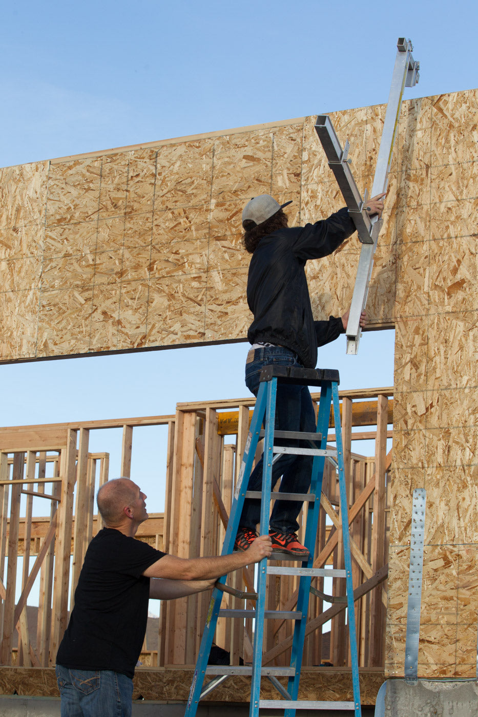 Hanging-the-Wall-Walker-over-the-top-plate