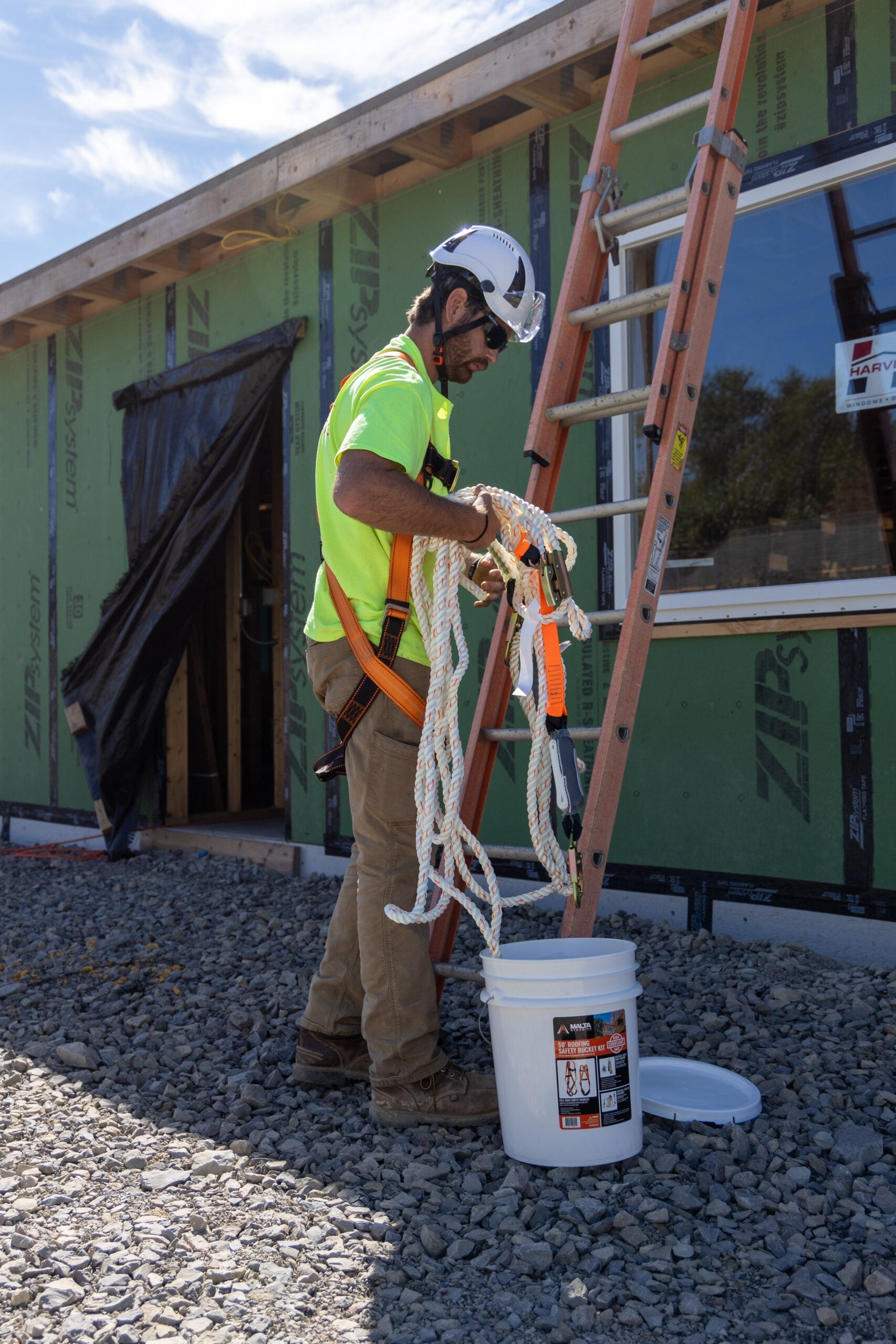 50'-Roofer's-Safety-Bucket-Kit