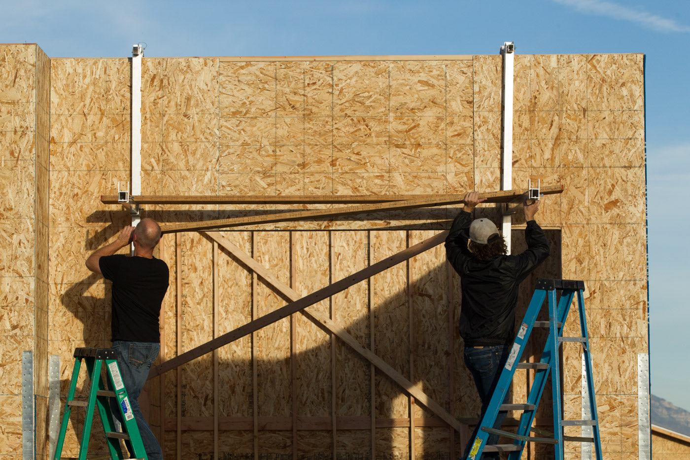 Installing-planks-on-the-Wall-Walker-horizontal-arm